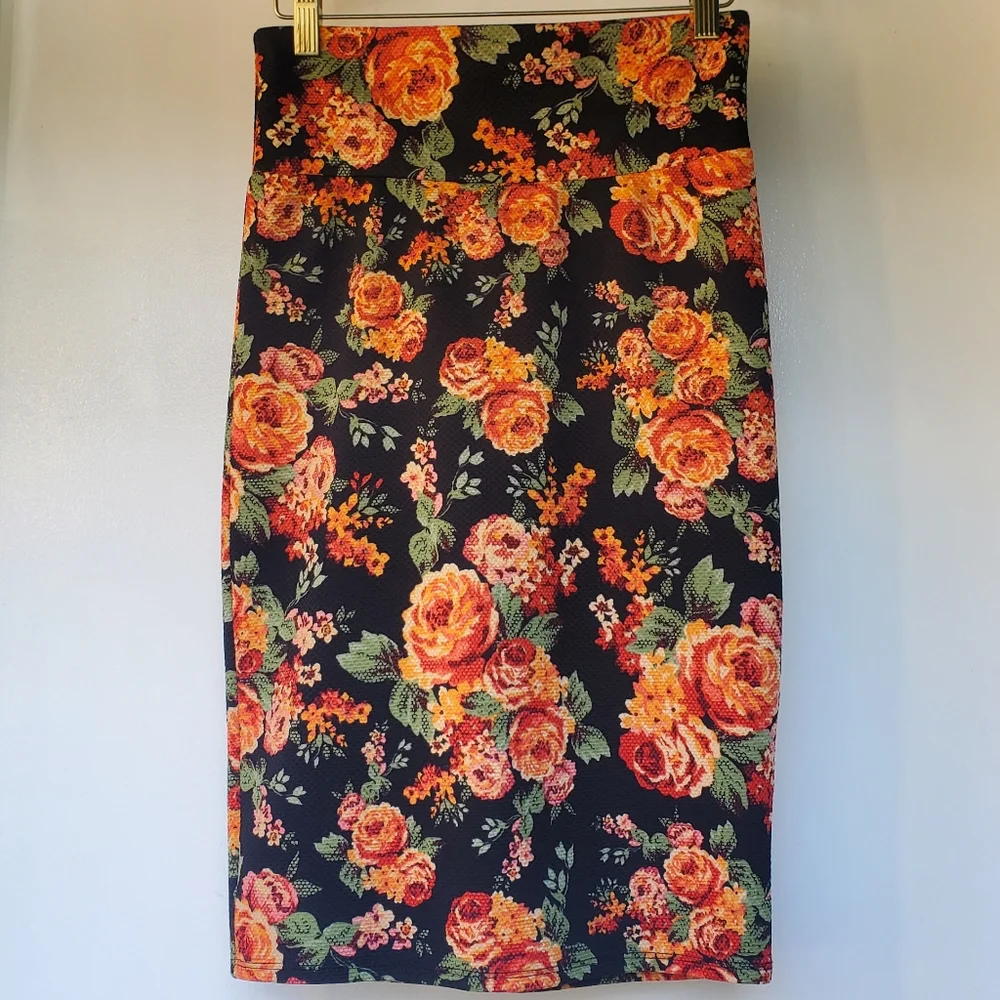 SOLD - LuLaRoe Cassie Pencil Skirt Black & Orange Floral Size XS Peony Rose - Picture 1 of 5